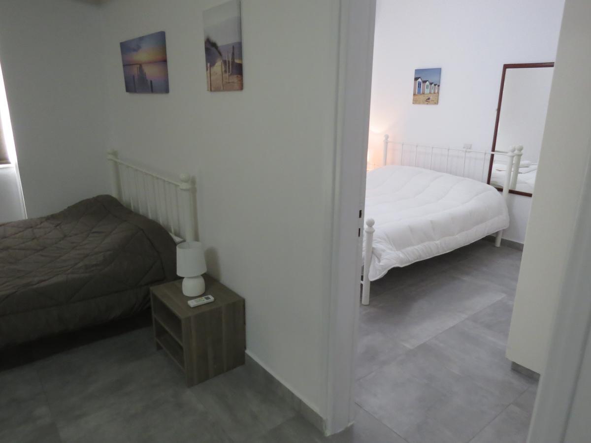 Adonis Apartment Paphos Eksteriør billede